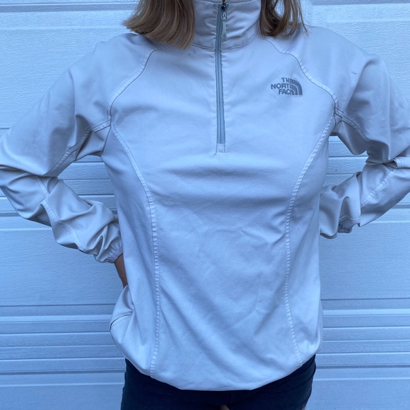 White North Face windbreaker - Picture 3 of 3